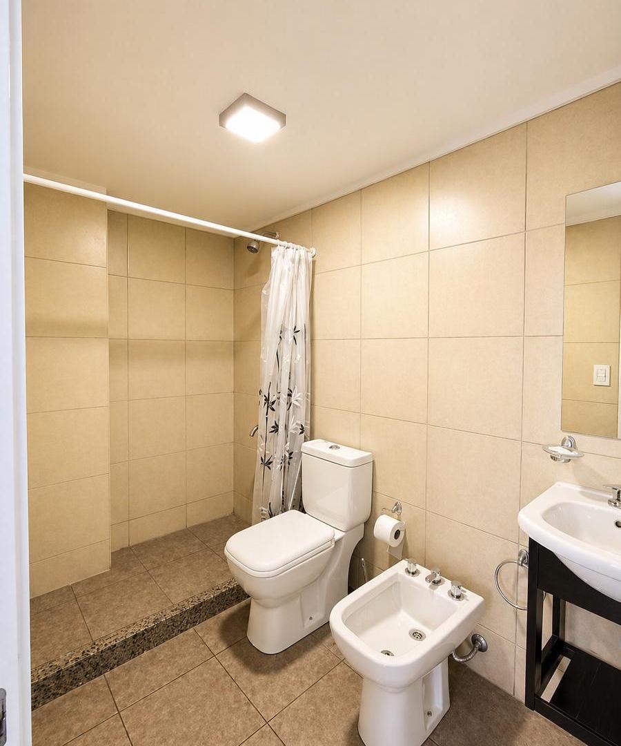 Foto de Monoambiente con patio y quincho cerrado, imagen 5