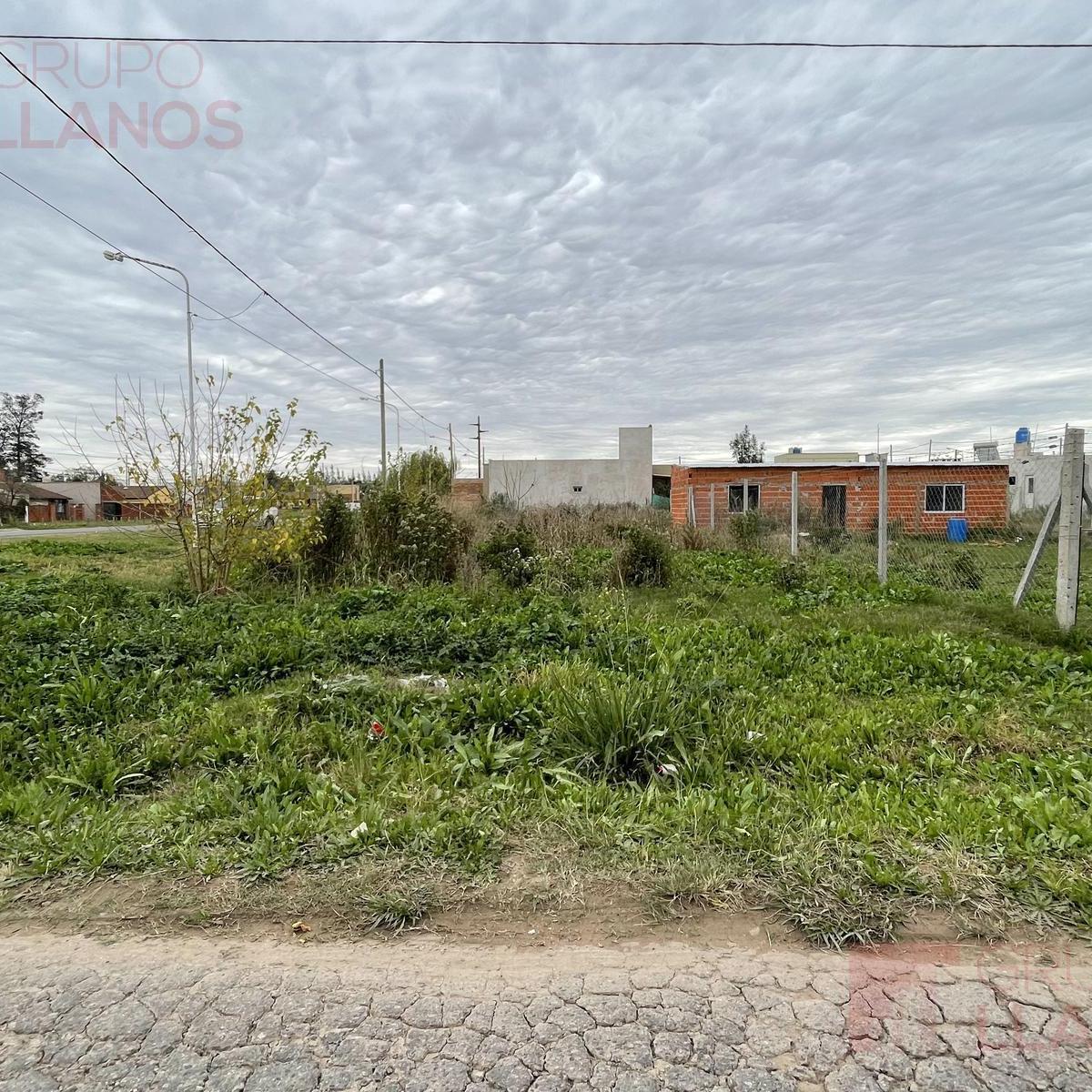 Terreno en Kennedy Esq. Champagnat 3