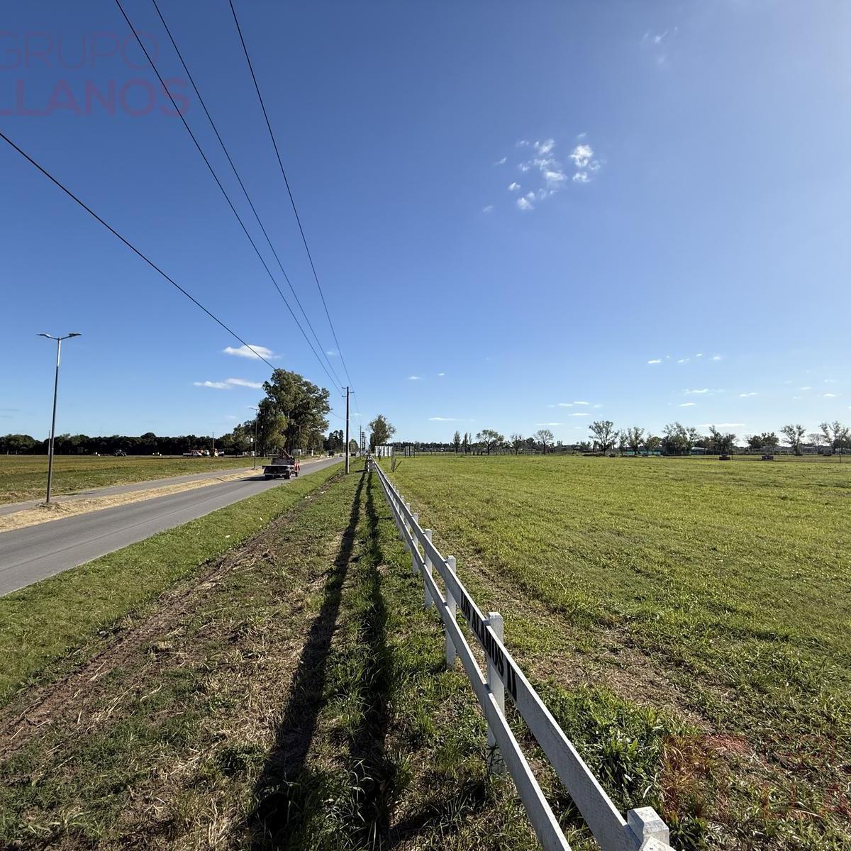 Venta Lote comercial sobre Avenida Beschtedt, Luján