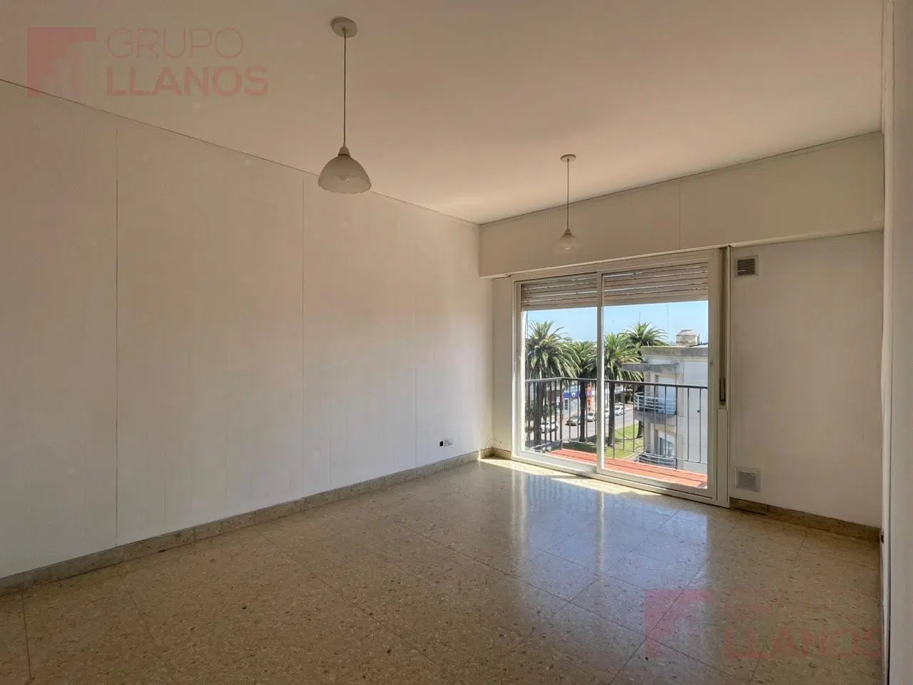 Departamento dos ambientes en alquiler en Lujan centro 3
