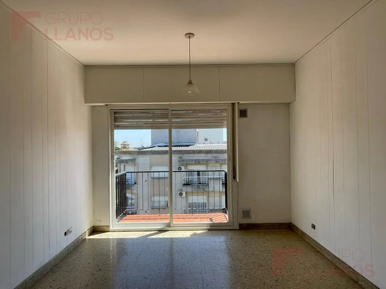 Departamento dos ambientes en alquiler en Lujan centro 5