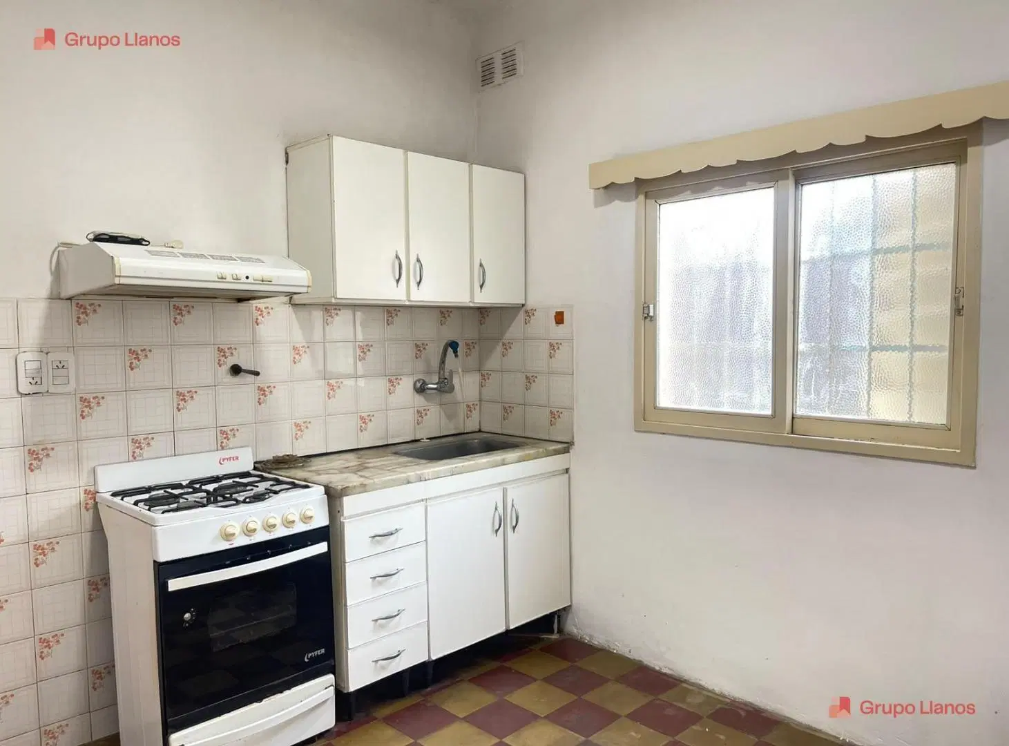 Casa en alquiler en Lujan, con patio y parrilla 4