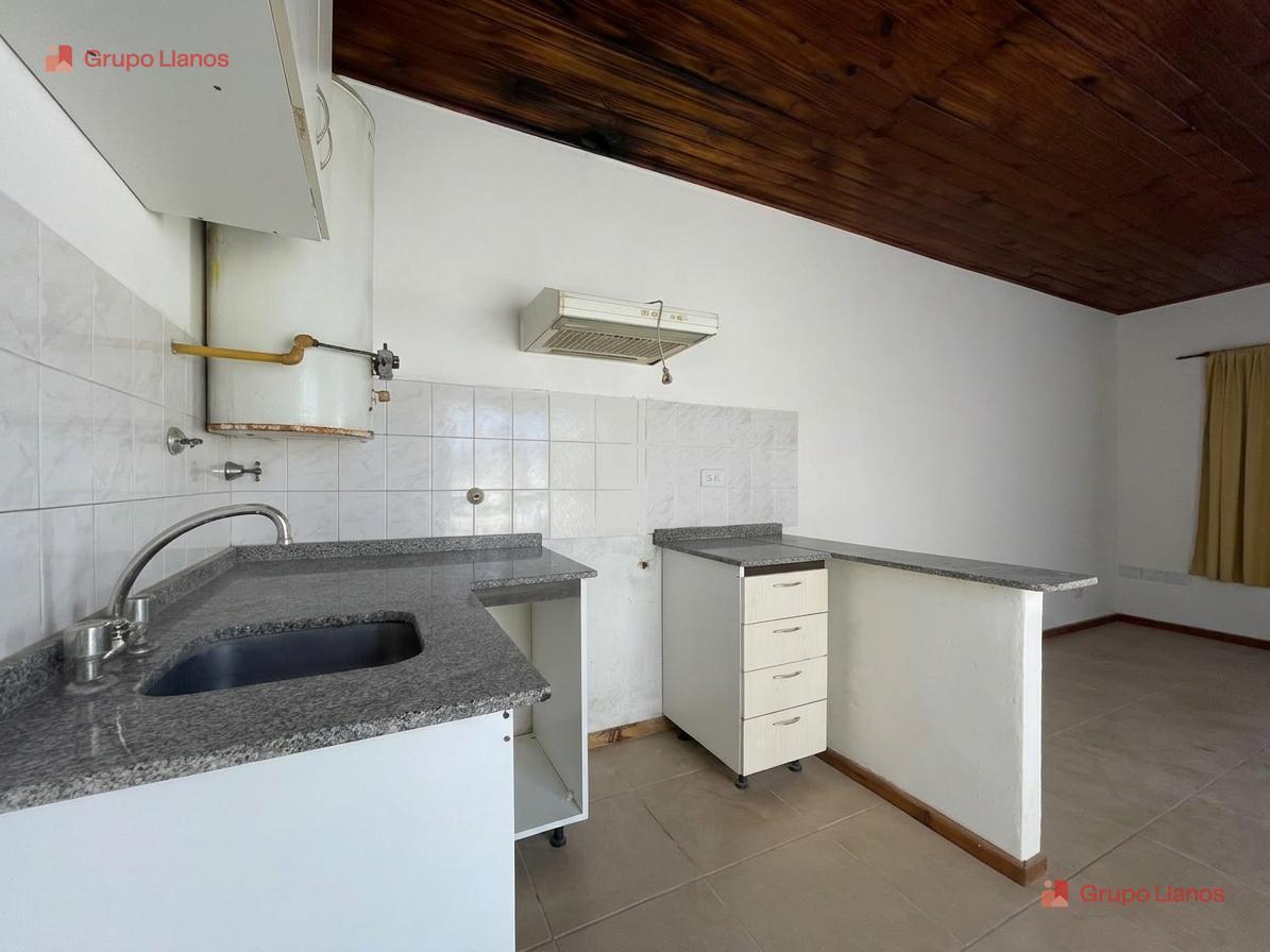 Foto de Departamento dos ambientes en alquiler en Lujan, con cochera y parrilla, imagen 1