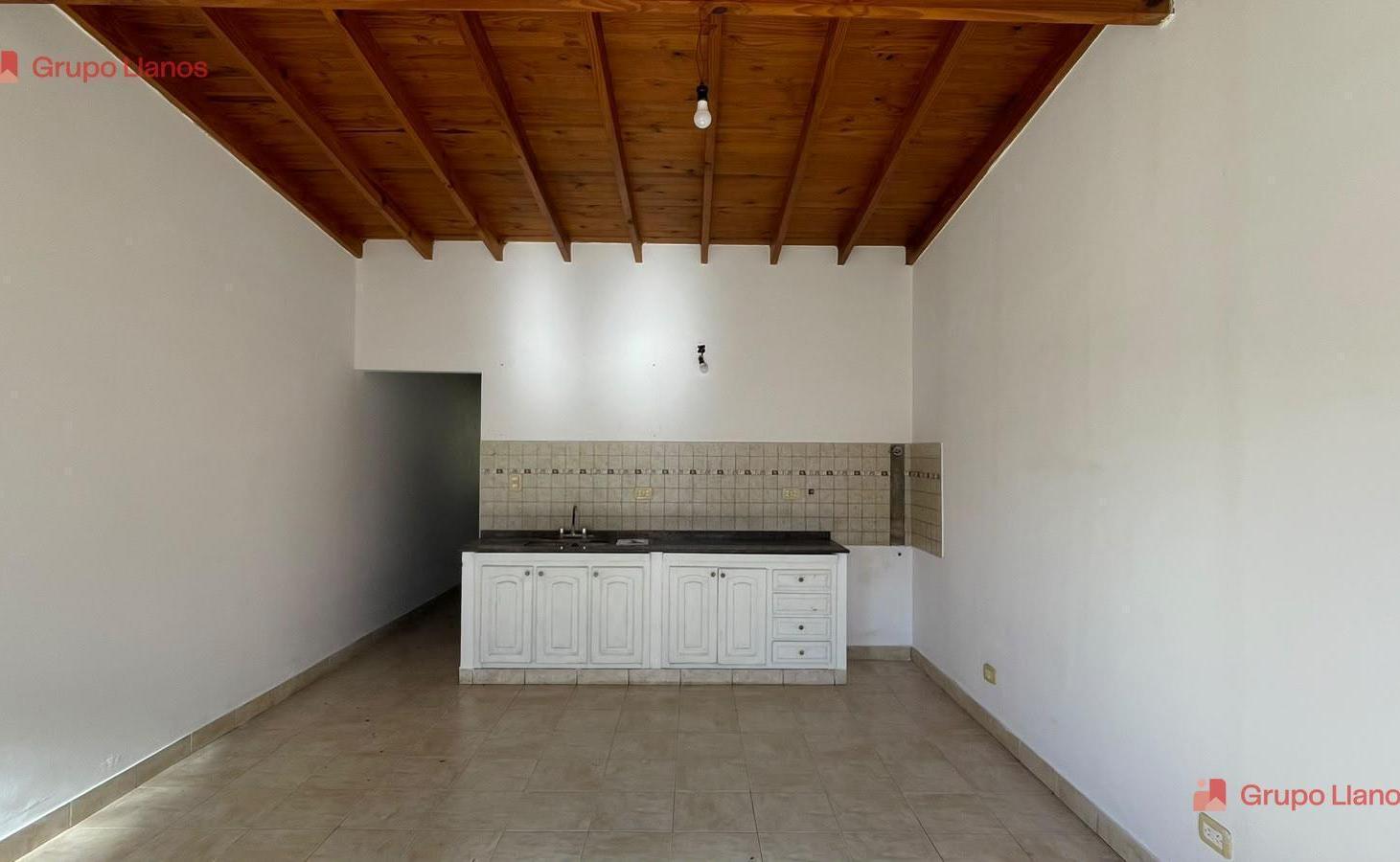 Foto de Departamento en alquiler en Lujan barrio San Bernardo con cochera, imagen 2