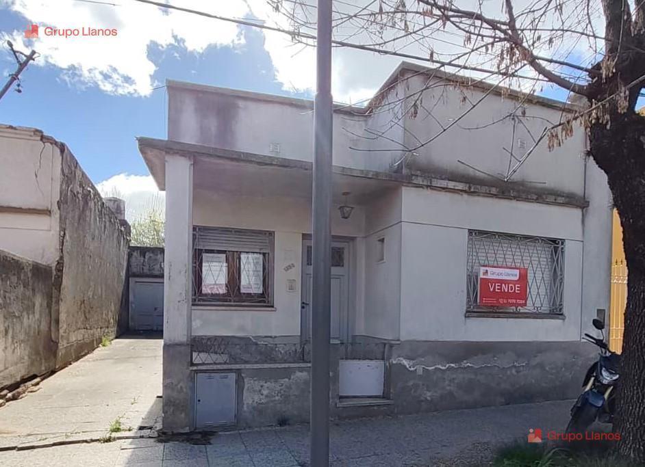 Foto de Lote con casa a refaccionar en Bartolomé Mitre, Luján — Apto, imagen 1