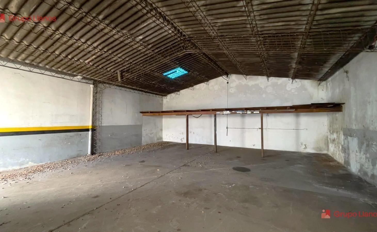 Foto de Galpón en Venta Centro de Luján, Ideal Taller, comercio o Depósito, imagen 2