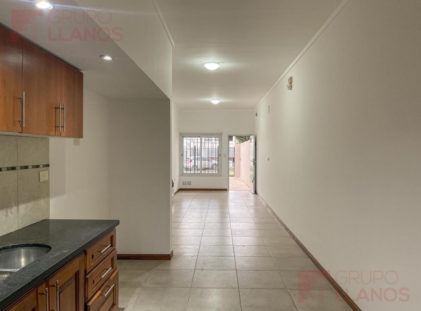 Foto de Duplex 3 ambientes en Alquiler en Lujan, con patio y entrada para autos, imagen 5