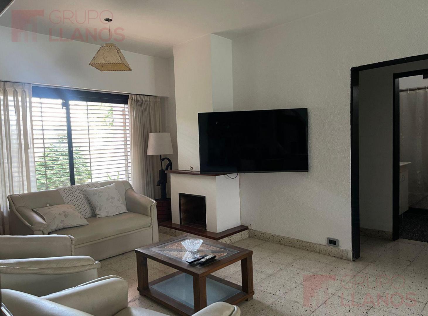 Foto de Casa de 3 ambientes en Venta en Lujan, centro, con Patio, imagen 4