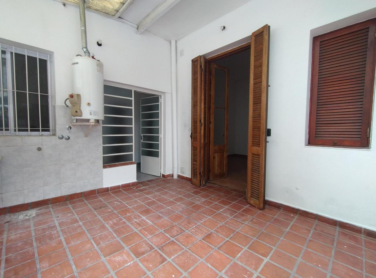 Foto de Dpto de pasillo. Centro, 1 dormitorio, Patio, imagen 2