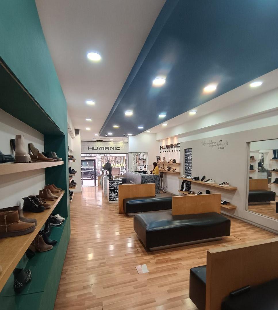 Foto de Local Comercial. Paseo del Siglo. Frente Vidriado. Deposito, imagen 1