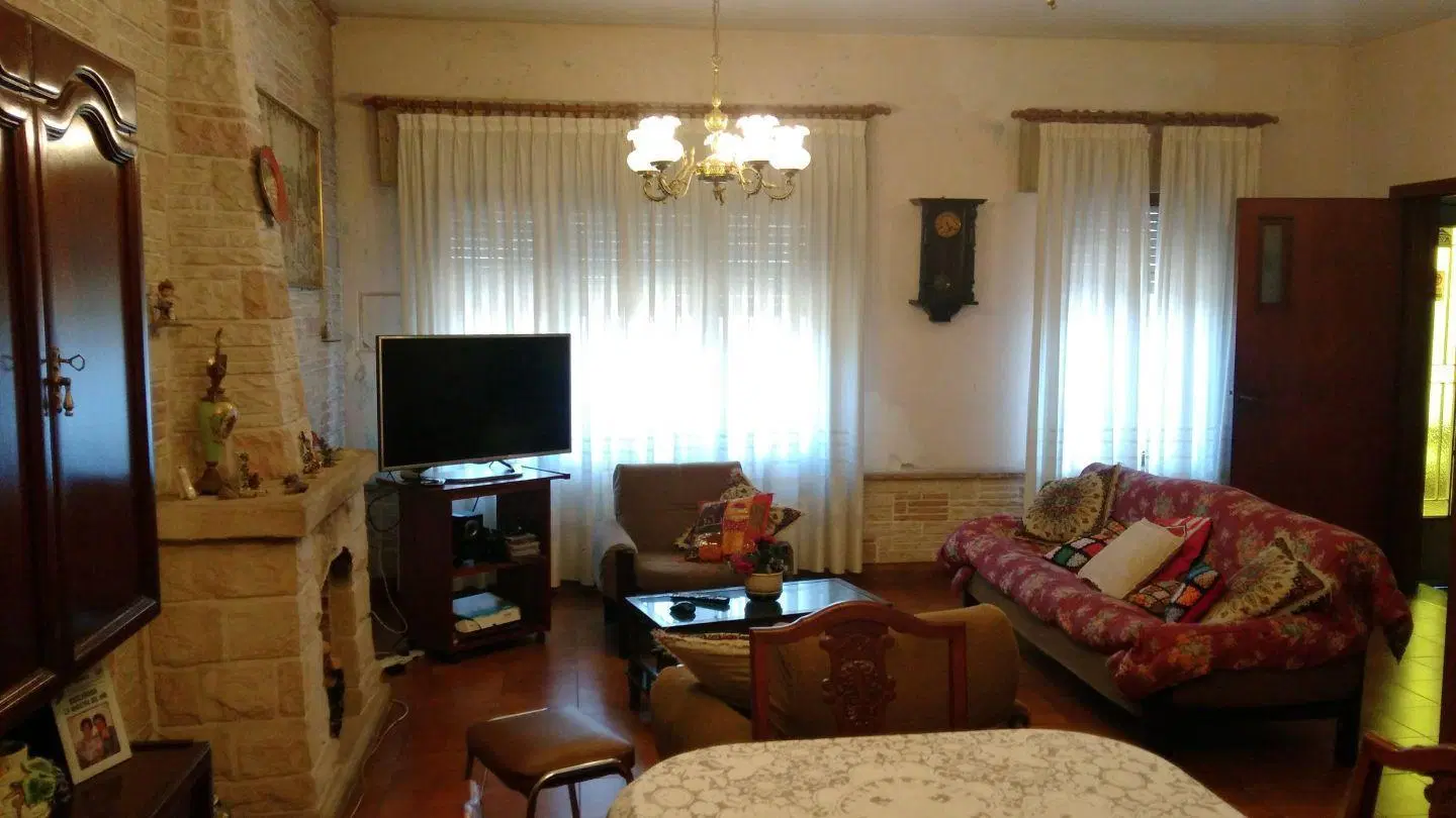 APTA CREDITO. Lavalle 2059 - Casa de 3 dormitorios con Galpón 4