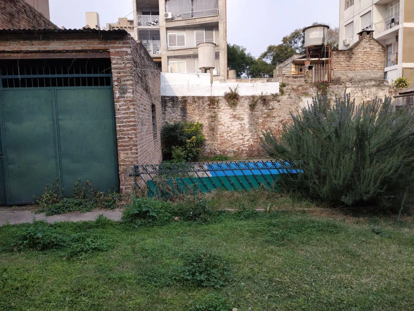 CASA EN VENTA, ROSARIO CENTRO, QUINCHO Y PILETA, AMPLIO TERRENO 4