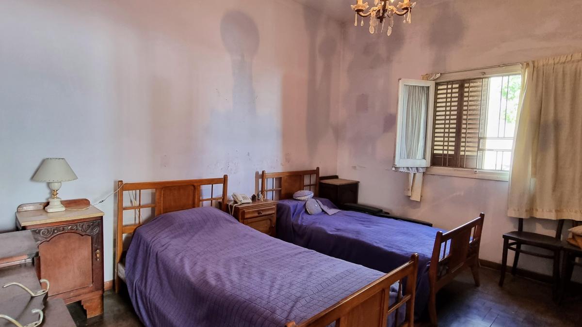 Foto de Venta - Casa en Esquina de 2 Habitaciones - Barrio Sarmiento, Zona, imagen 3