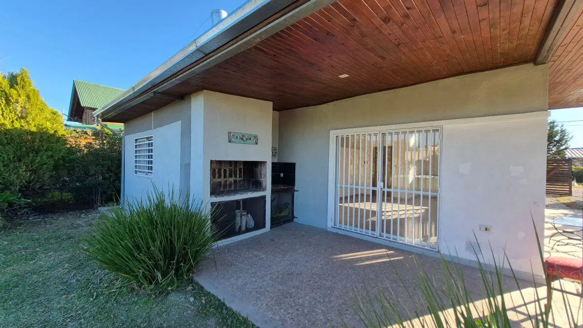Alquiler Casa de 3 Dormitorios con Terreno y Pileta.- Punta Chacra, Roldan. 4