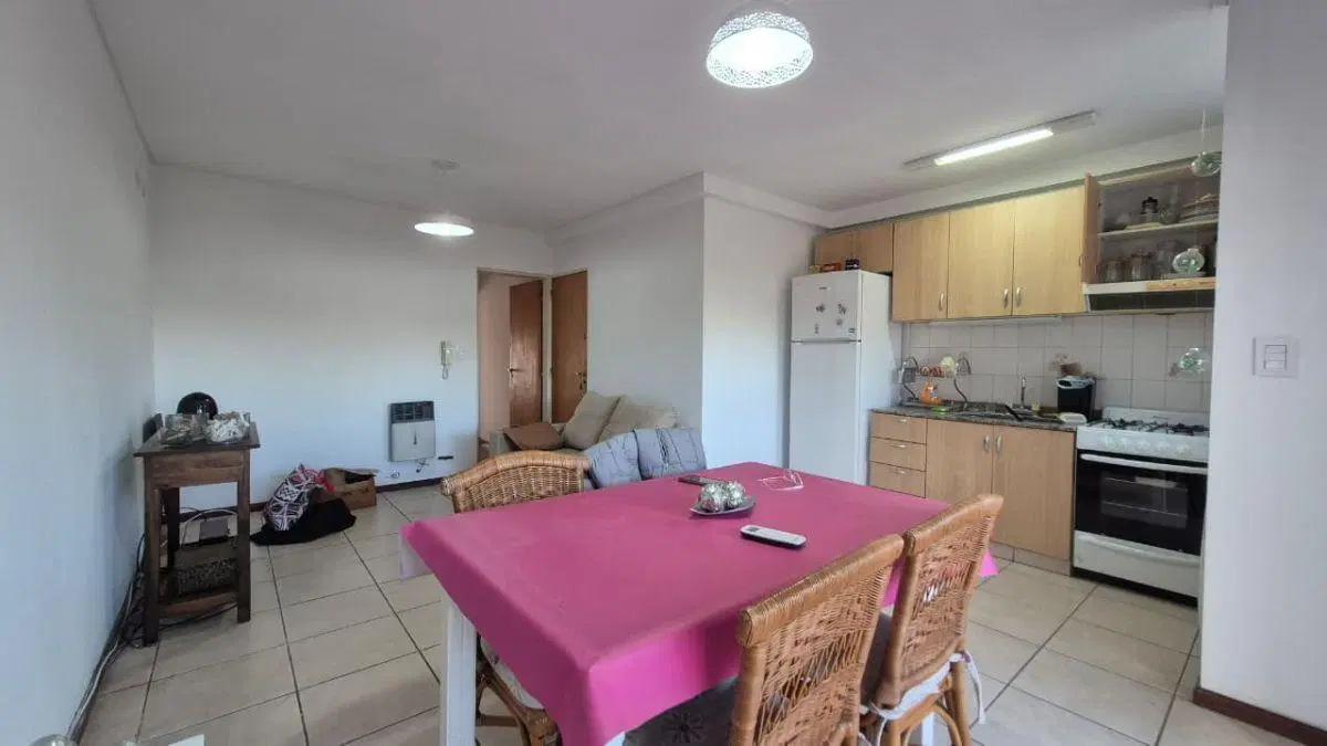 Departamento Amoblado Completo de 1 Dormitorio en Alquiler - French 730, Arroyito Río. 2