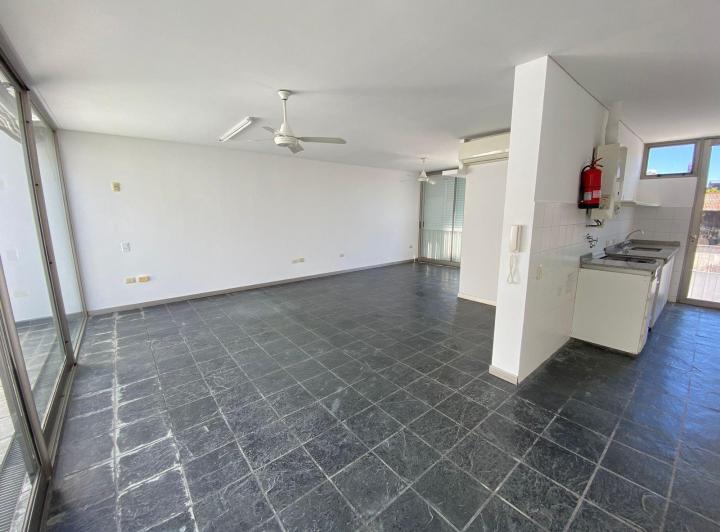 Mono ambiente apto profesional, Mitre 2434.  1
