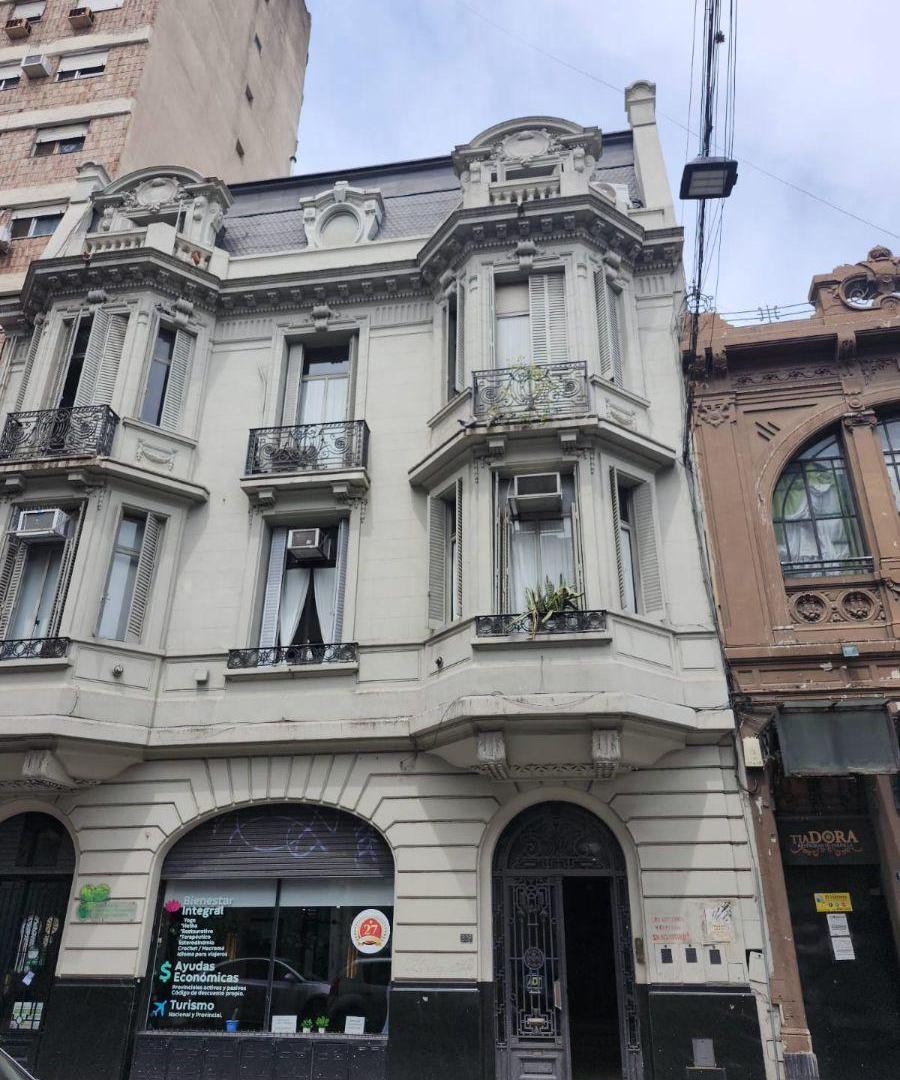 Departamento clásico, amplio y con gran potencial de intervención