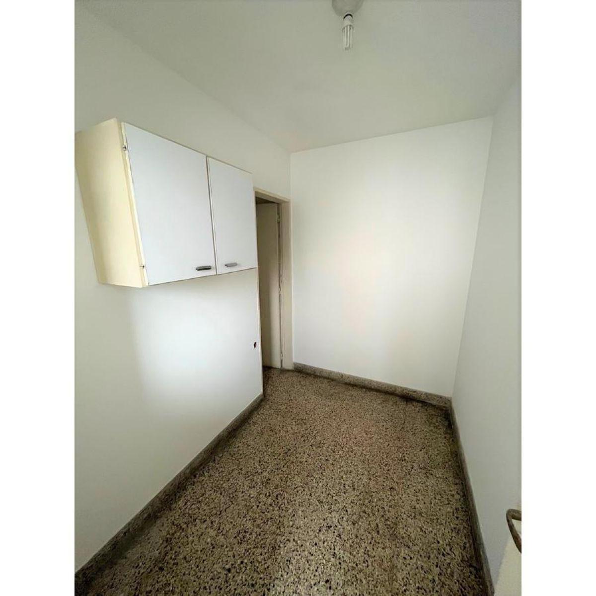 Paraguay 586 Piso 4 1