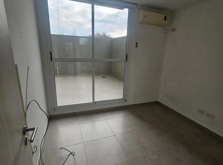 Av .San Martin 900 moderno COCHERA Y PATIO, AMENIDADES 5