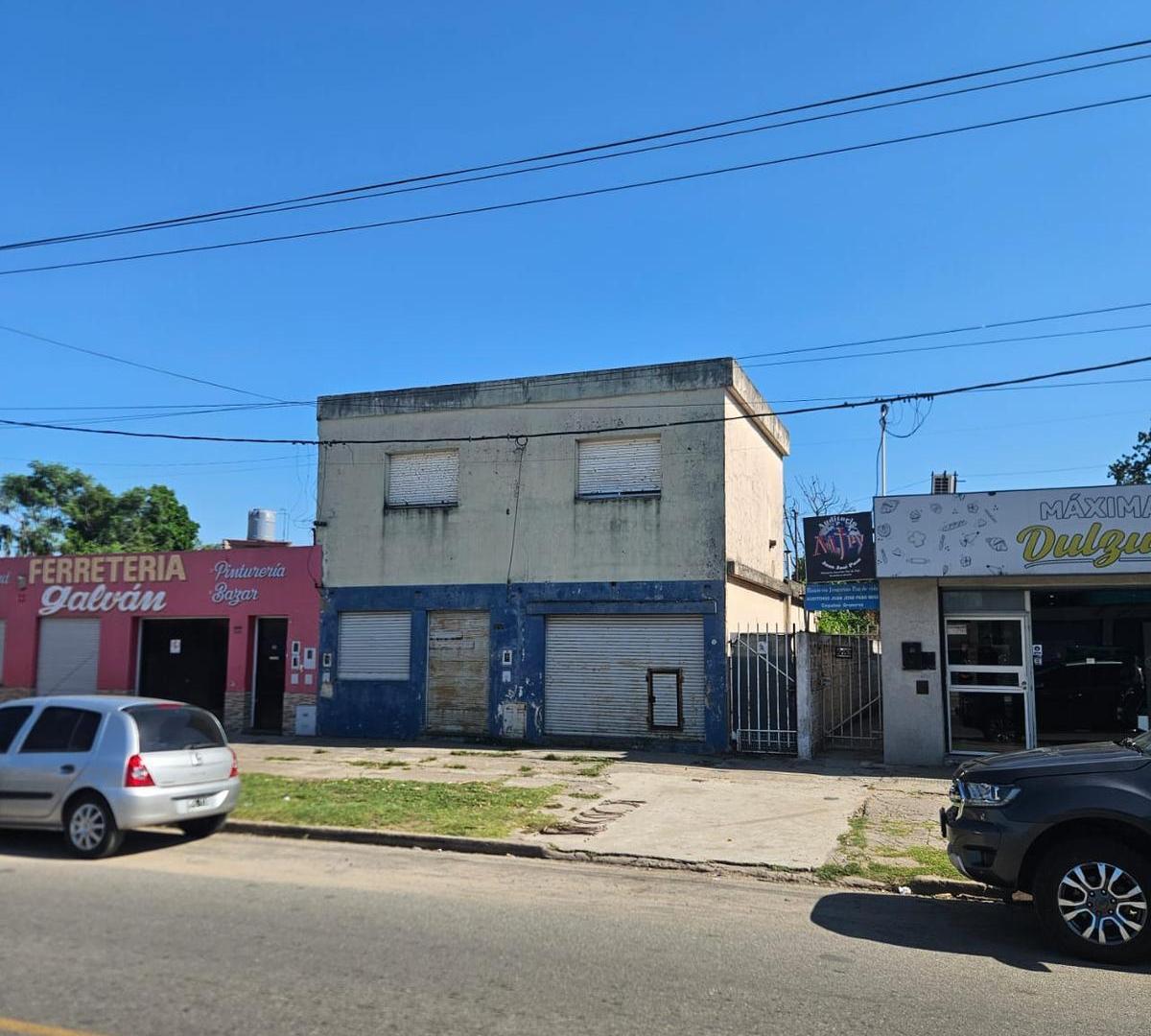 Local en Juan Jose Paso al 6600, local con 2 viviendas, espacio verde