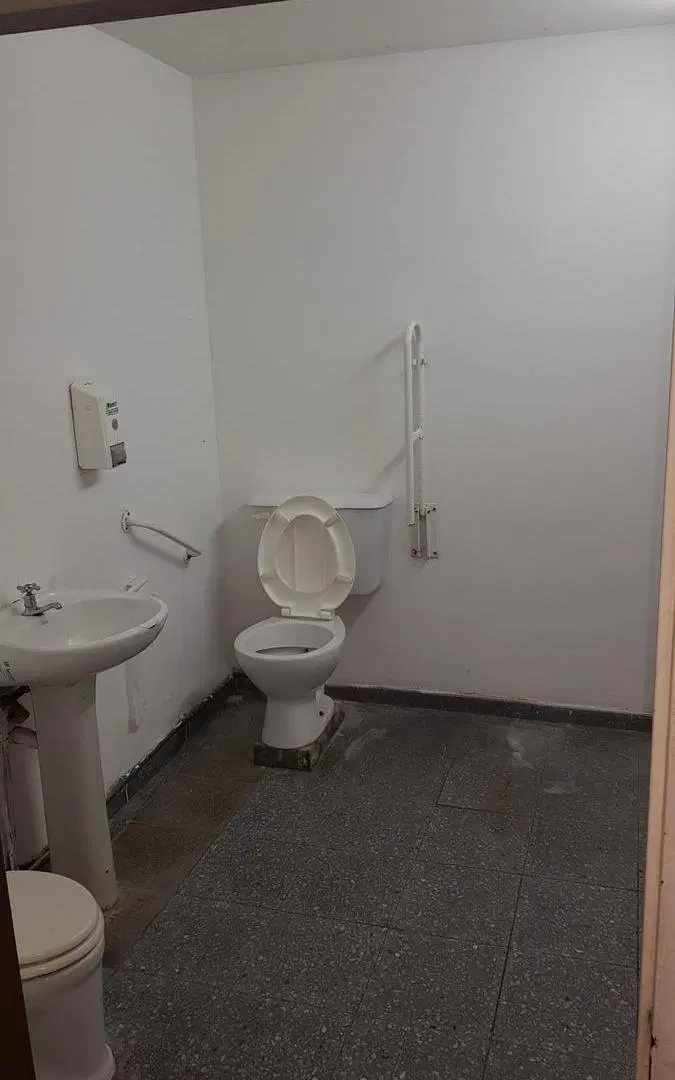 Local Cordoba al 4400, espectacular salon comercial 200 m2, gas naturtal. 2 baños 1
