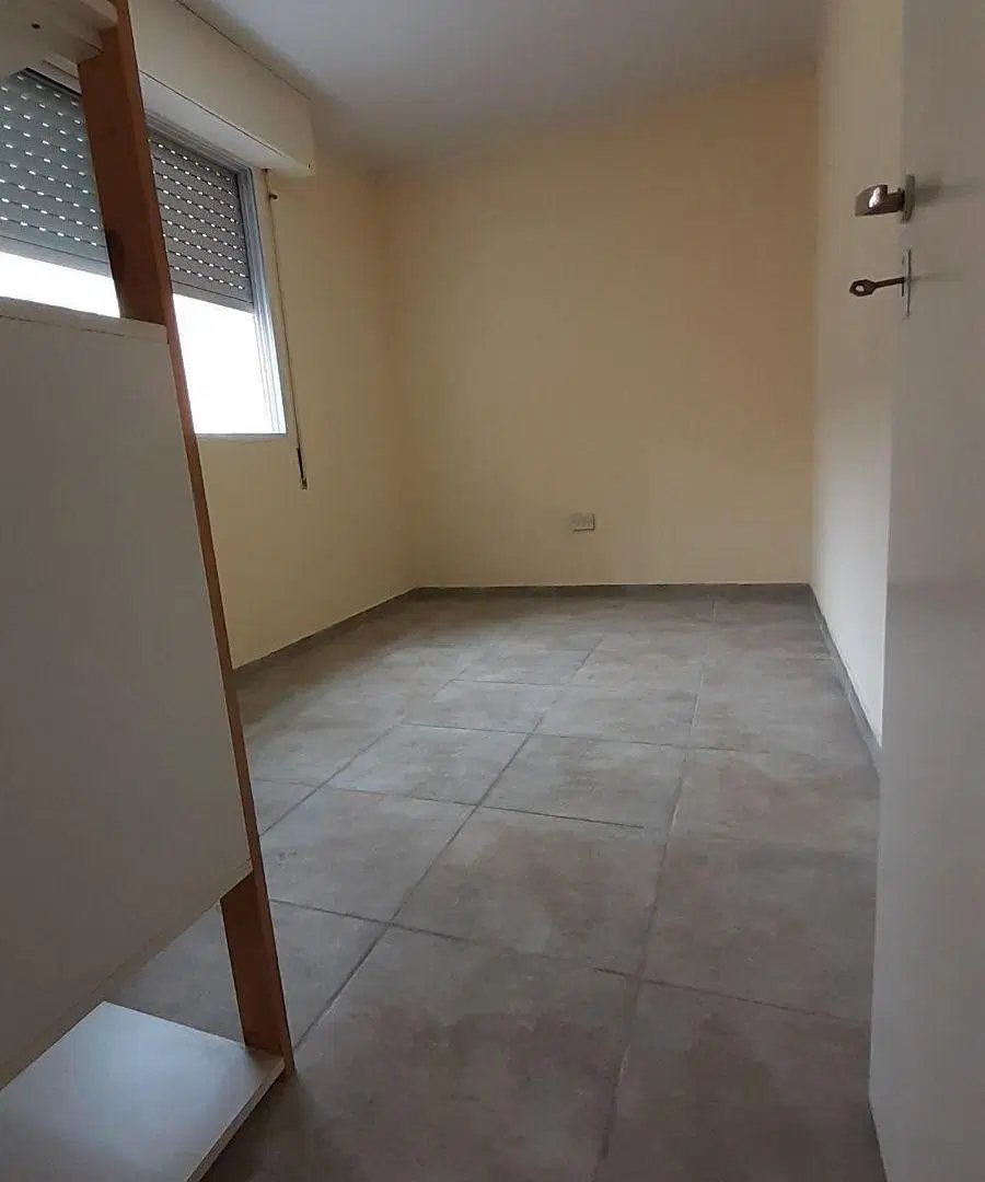 Casa zona norte, Arroyito, 3 dormitorios, patio, asador, cochera, excelente estado 4