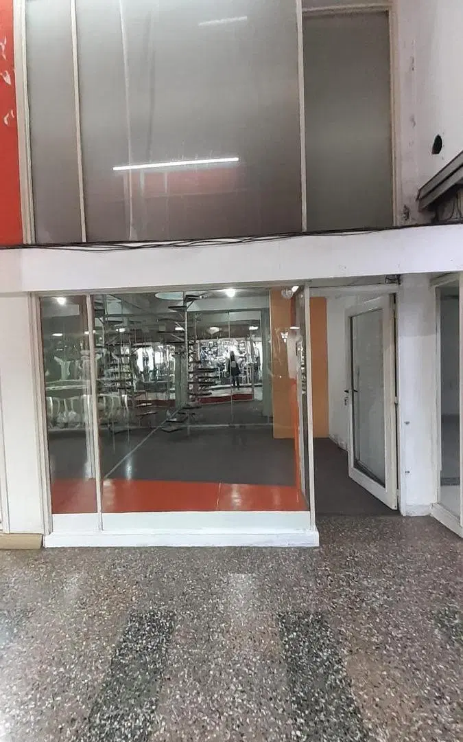 LOCAL COMERCIAL, GLERIA NORTE, EXCELENTE UBICACION, VIDRIERA 3