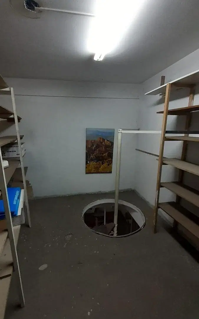 LOCAL COMERCIAL, GLERIA NORTE, EXCELENTE UBICACION, VIDRIERA 4