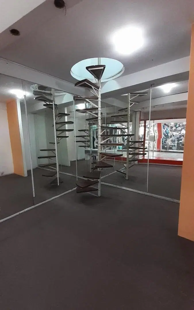 LOCAL COMERCIAL, GLERIA NORTE, EXCELENTE UBICACION, VIDRIERA 1