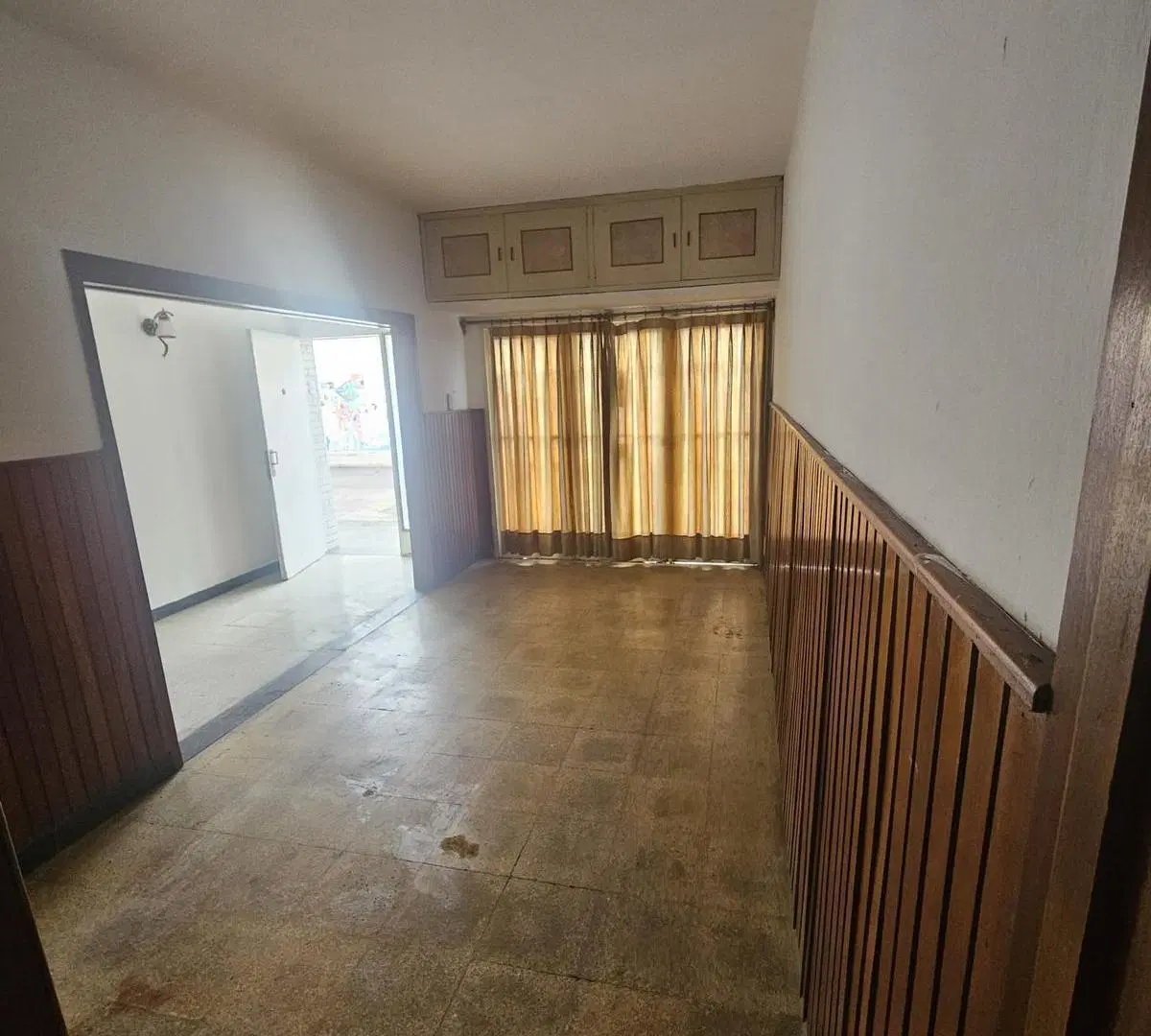 CasaPje. Polonia  al 1600, casa 2 dormitorios con garage, planta alta ideal talleres en general 2