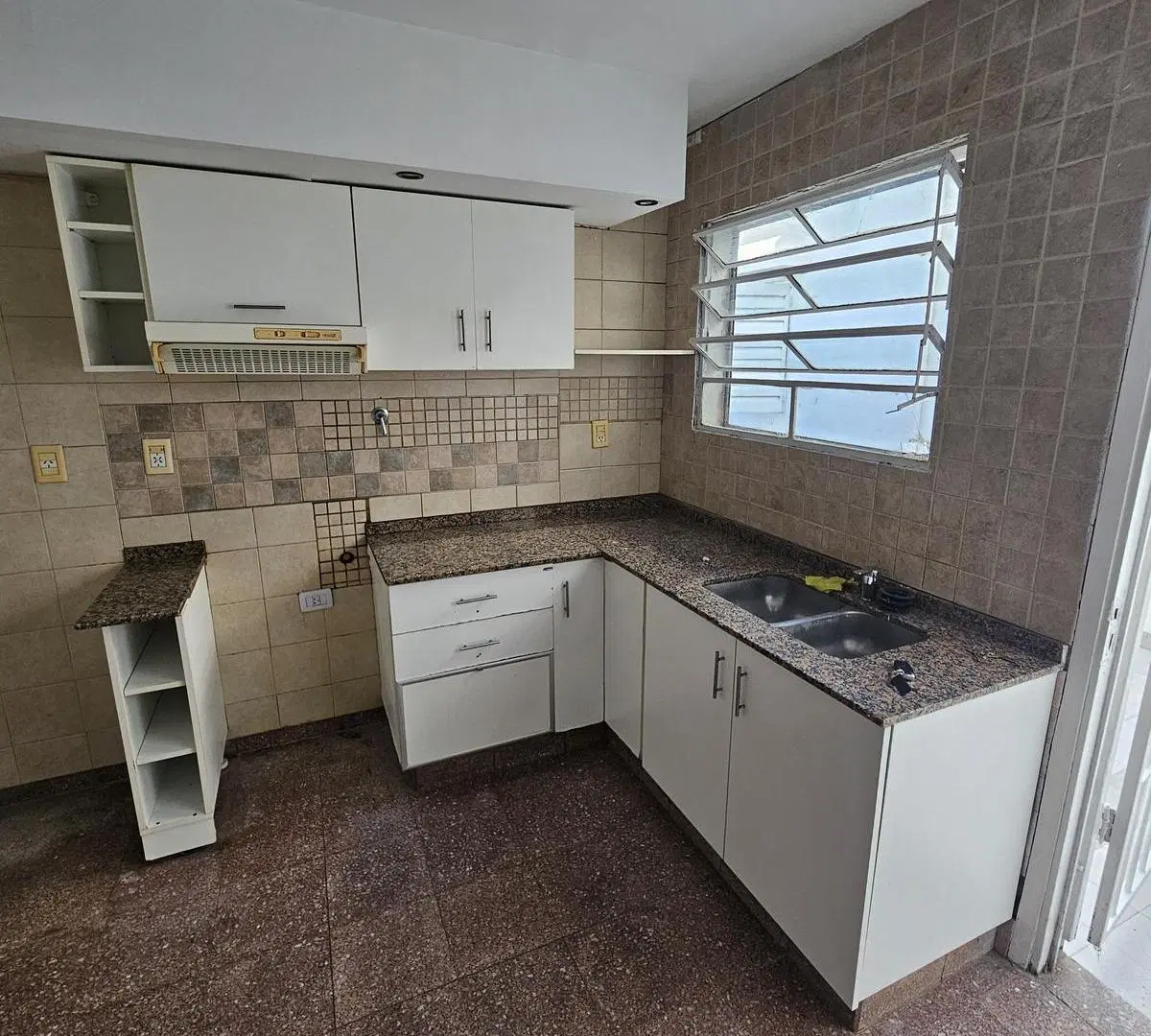 Arroyito Rio, casa P/B con garage patio con parrillero, 3 dormitorios 5