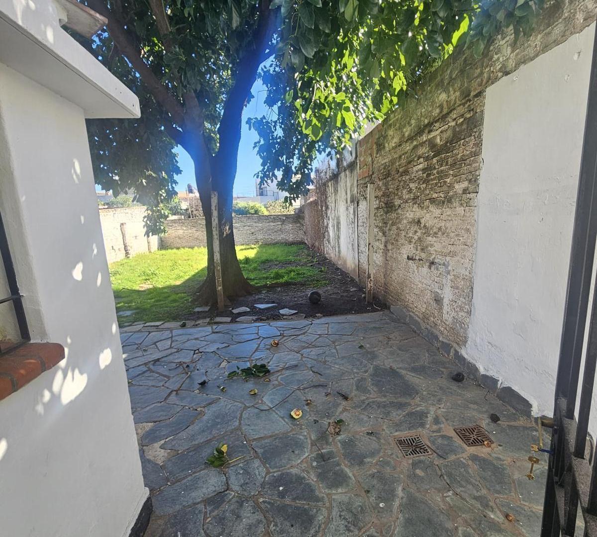 Foto de Alquiler casa 2 dormitorios con jardin y asador Cullen 1300, imagen 5