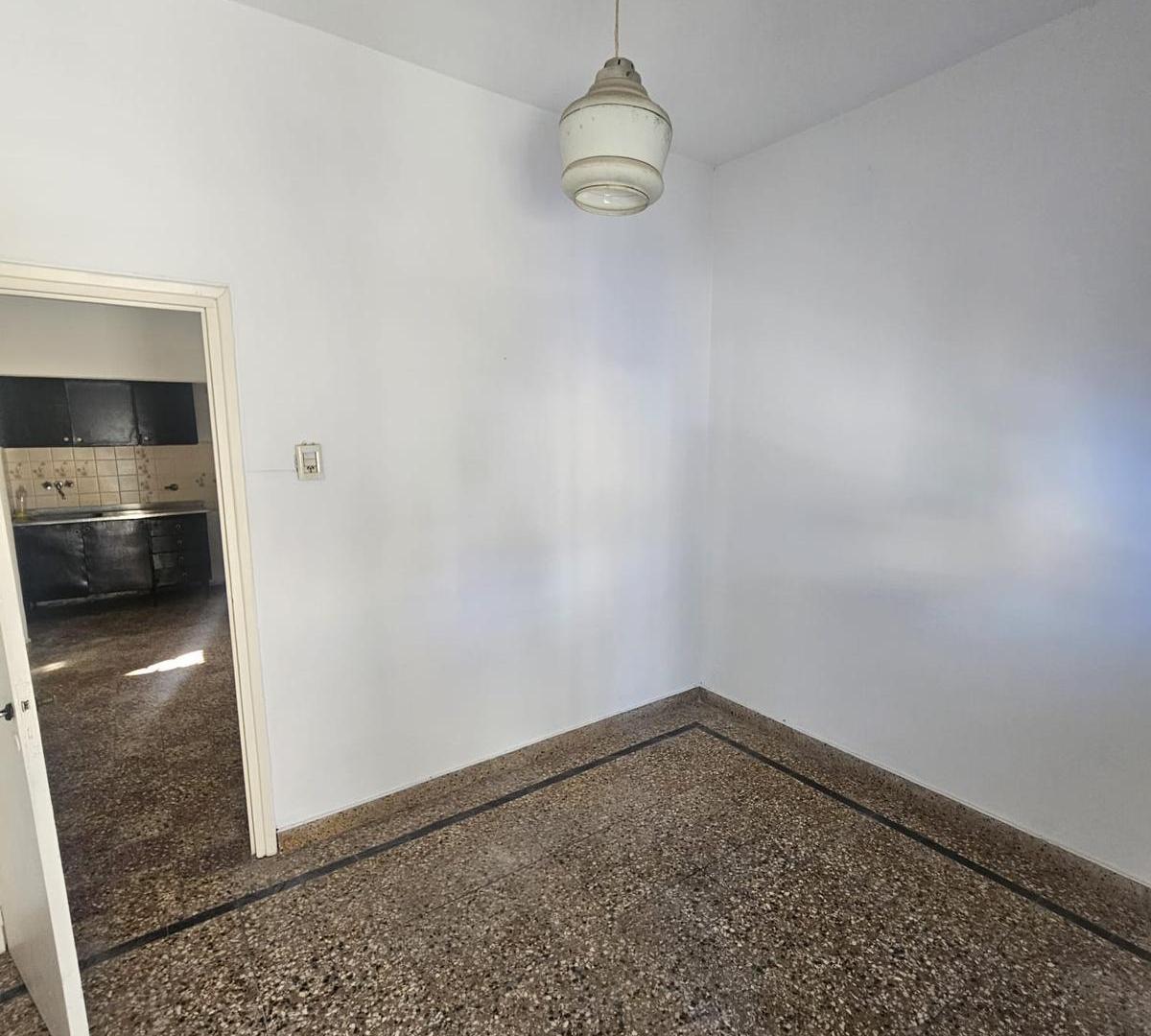 Foto de Alquiler casa 2 dormitorios con jardin y asador Cullen 1300, imagen 1