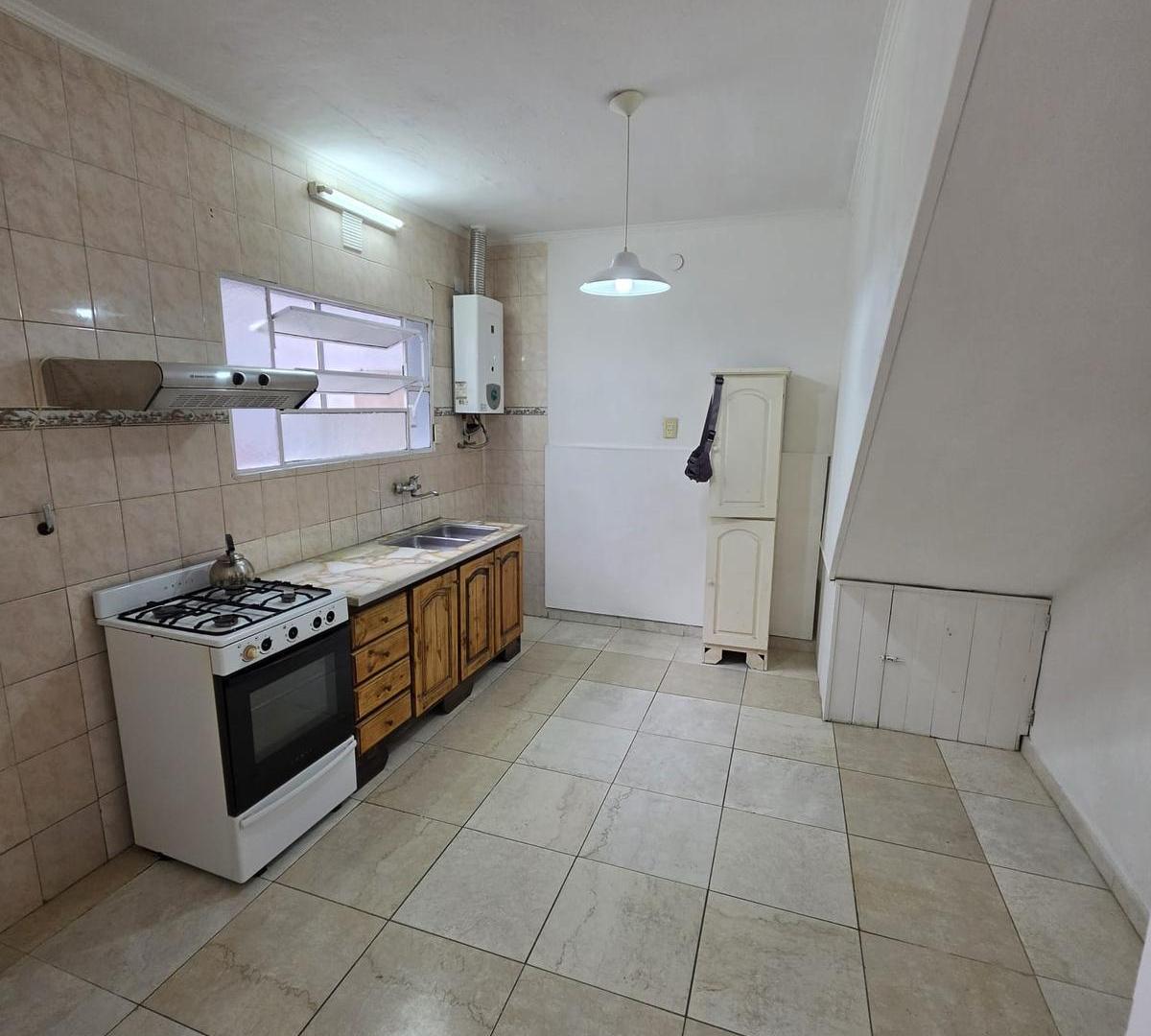 Foto de Departamento planta baja, patio y asador, amlias dependencias, 1, imagen 3