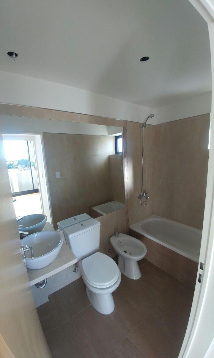 Foto de LAPRIDA 2253 - Depto. 1 dormitorio 3er piso escalera + terraza exclusiva, imagen 2