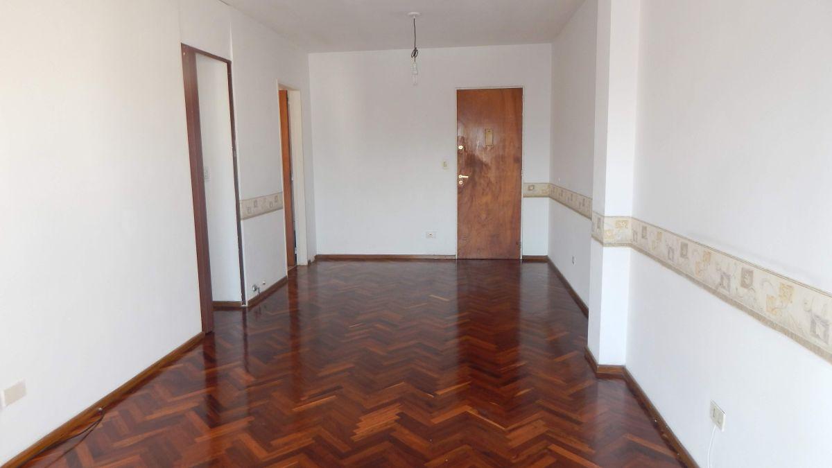 Brown 1700 - Depto semipiso 2 dormitorios 9º piso al frente