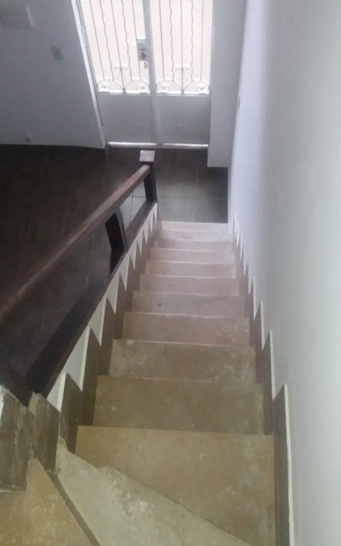Casa de 2 plantas - cochera, patio jardín, quincho 1