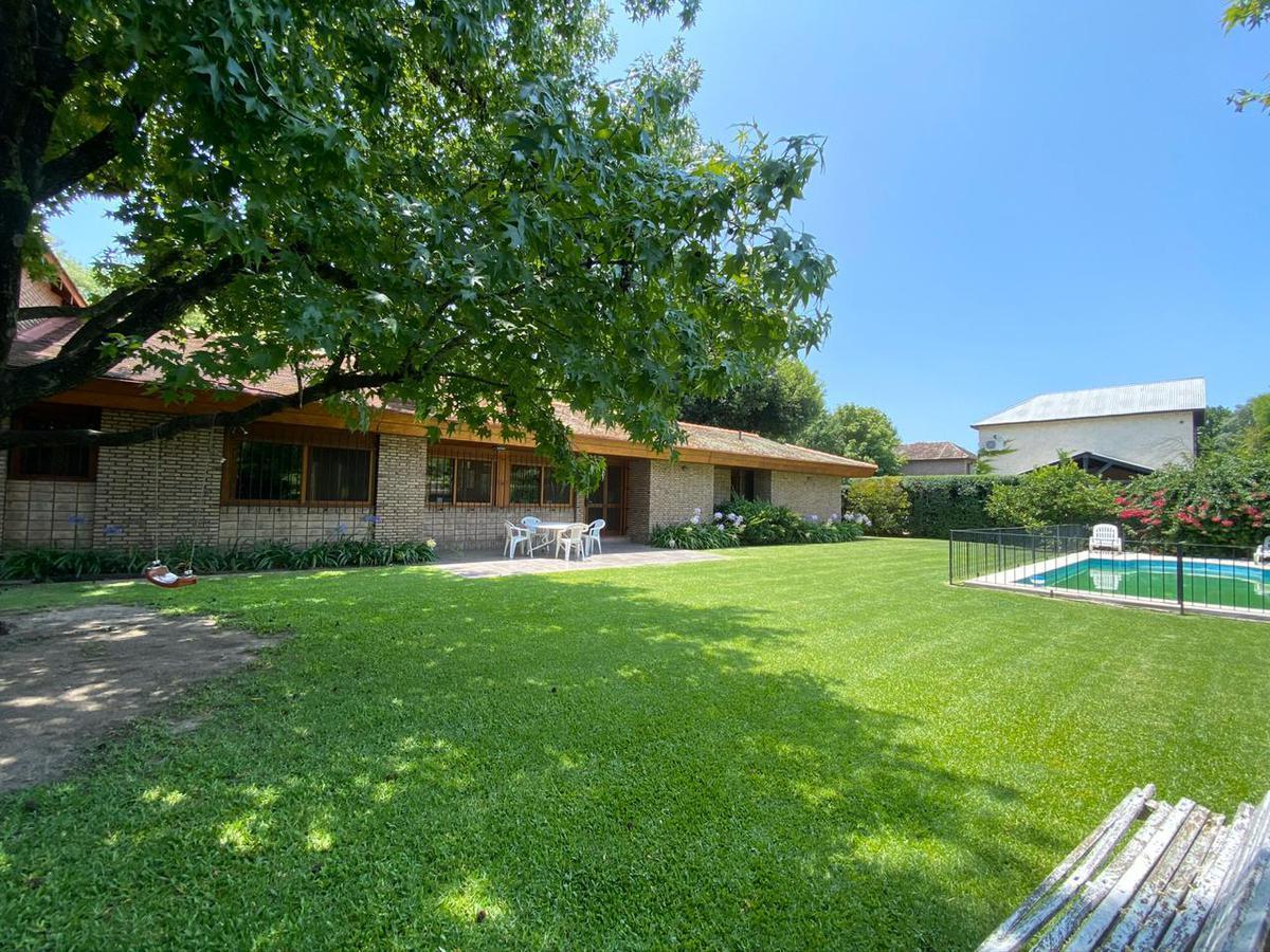 Casa de 4 Dorm. en Venta con Pileta Quincho Fisherton 4