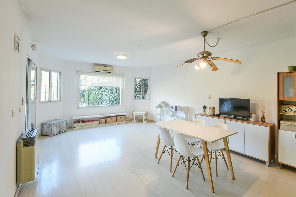 Casa de 4 dormitorios en venta parrillero galería jardín Fisherton