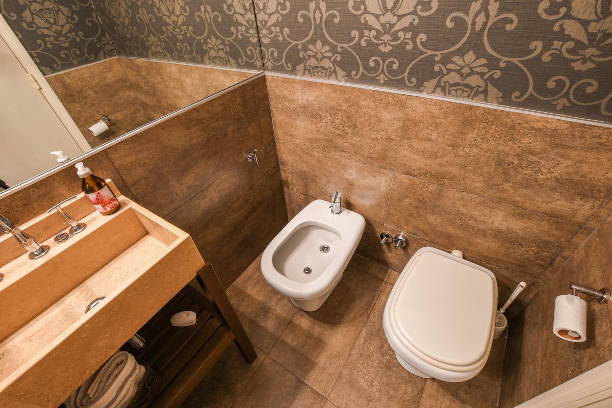 Casa Venta 5 Dorm. Quincho Jardin Piscina Fisherton 3