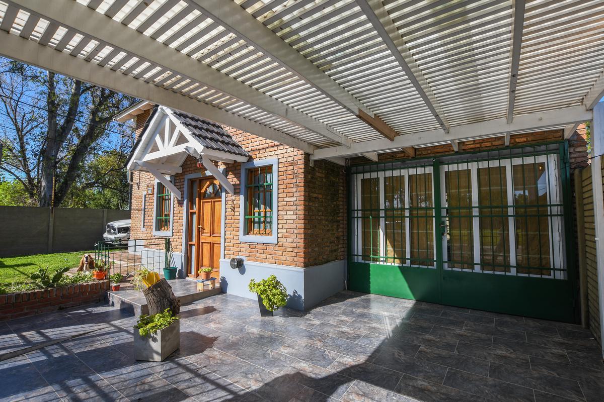 Casa de 3 dormitorios en venta con pileta Fisherton Rosario