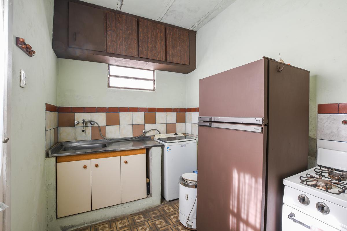 Departamento de Pasillo en Venta de 2 Dorm. en El Centro de Rosario Pichincha 4