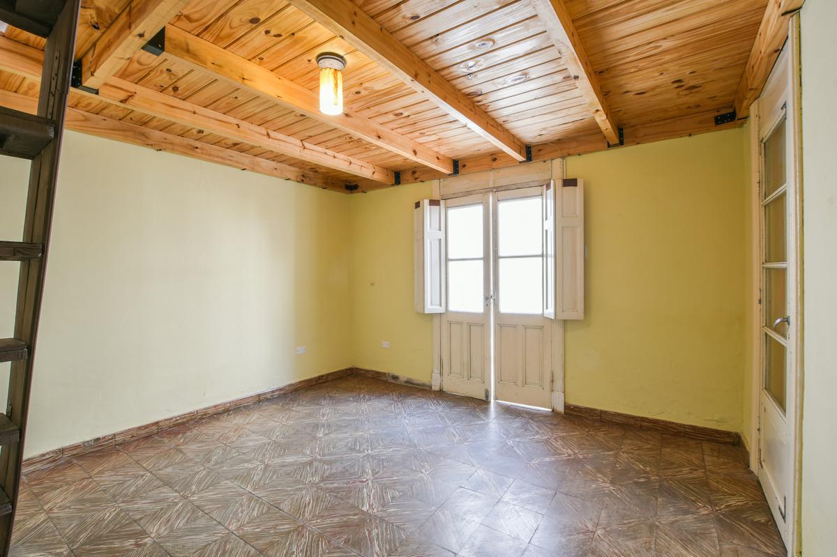 Departamento de Pasillo en Venta de 2 Dorm. en El Centro de Rosario Pichincha 2