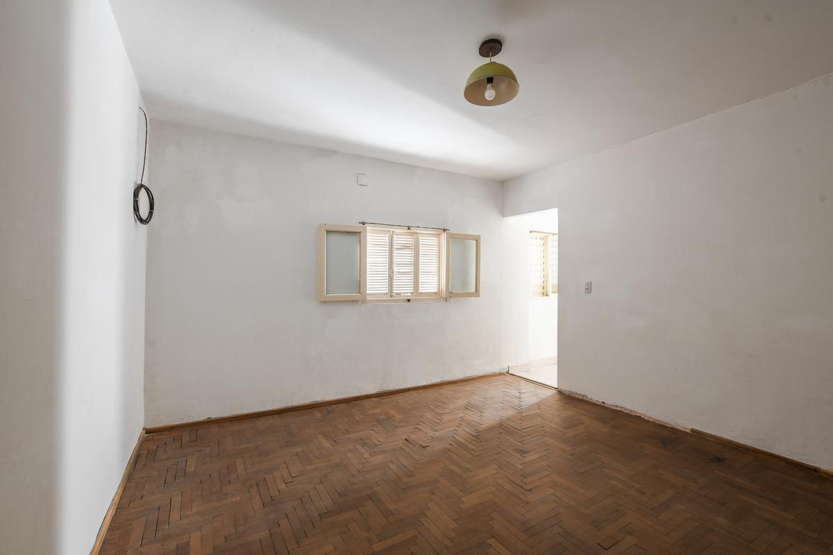 Departamento de Pasillo en Venta de 2 Dorm. en El Centro de Rosario Pichincha 4
