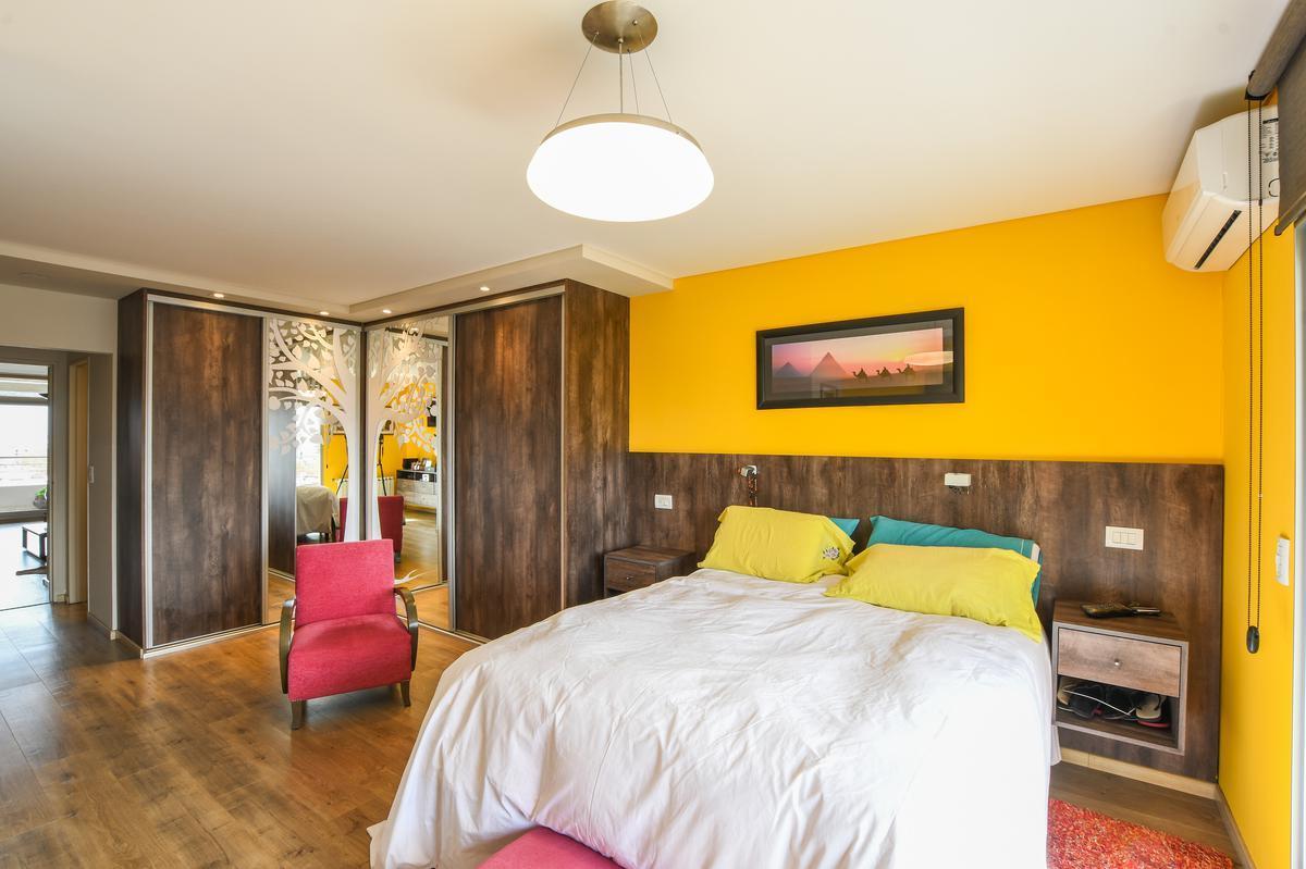 Foto de Departamento de 2 dormitorios piso exclusivo en venta con parrillero, imagen 2