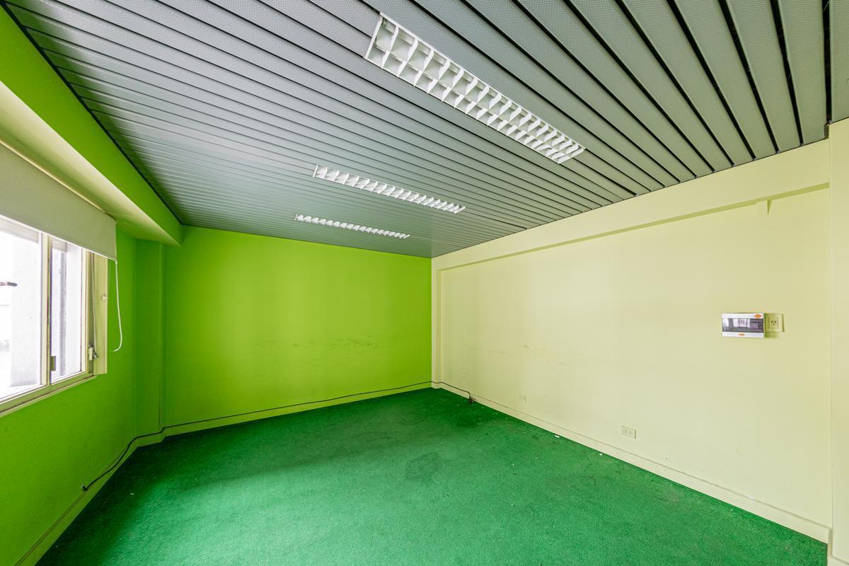 Oficina de Piso Exclusivo en Venta en El Micro Centro de Rosario 4