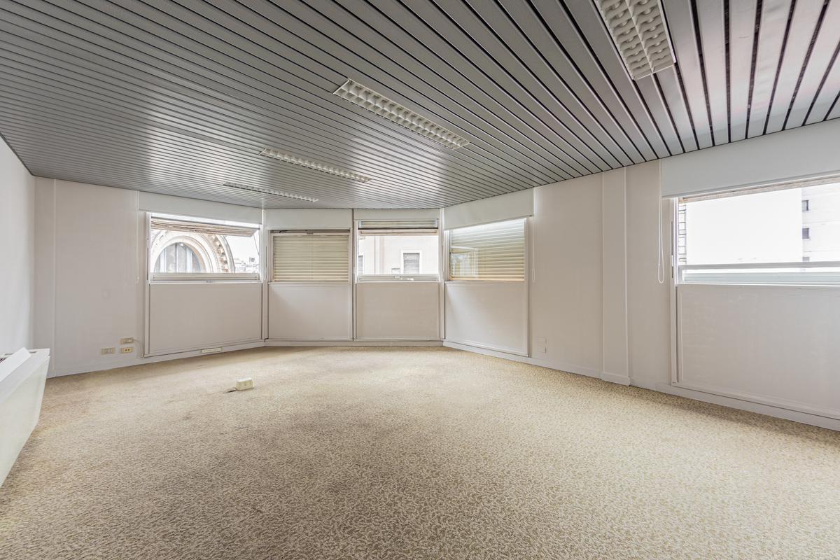 Oficina de Piso Exclusivo en Venta en El Micro Centro de Rosario 5