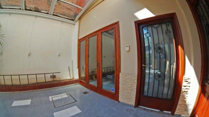 Casa Amplia en Venta Apta Para Vivienda o Uso Comercial Parque Independencia Centro Rosario 2