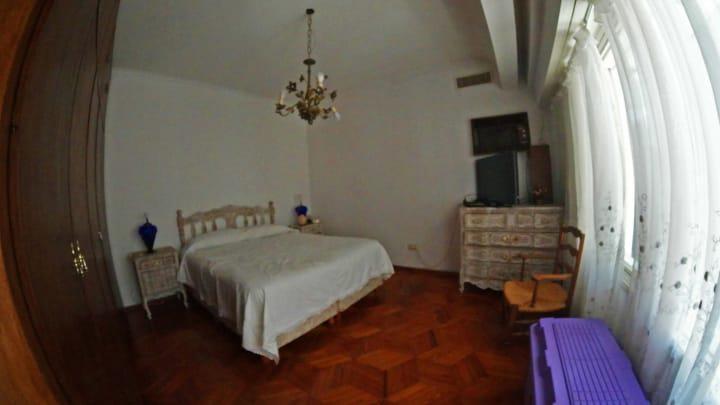 Casa Amplia en Venta Apta Para Vivienda o Uso Comercial Parque Independencia Centro Rosario 3