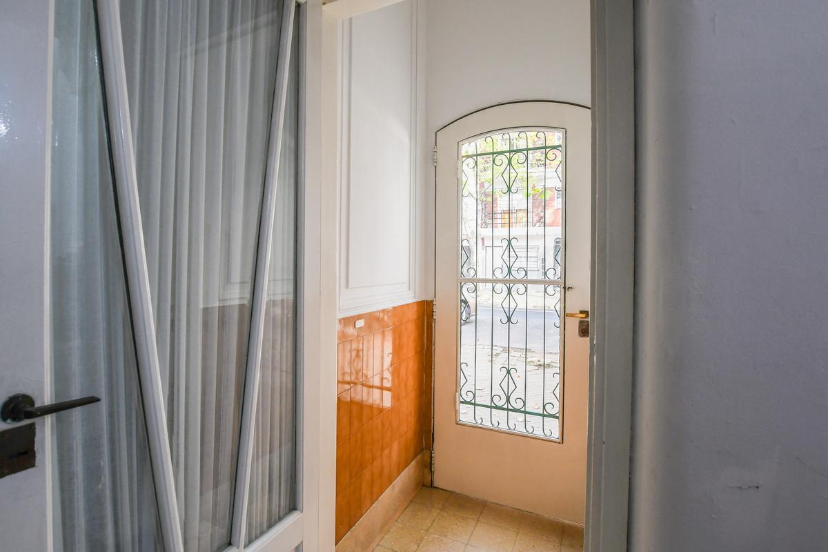 Casa de 2 dormitorios en venta con patio y terraza parrillero Echesortu Rosario Centro